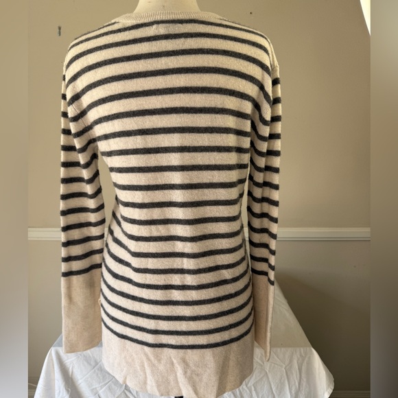 Cute, Striped Aqua Cashmere Tunic-Length Sweater, Crew-Neck, Cream/Black, Wom. M - Picture 6 of 10